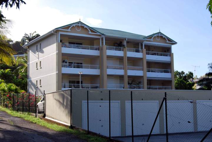 25 RESIDENCE SCHOELCHER